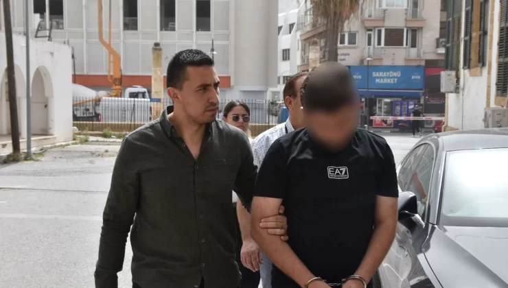 Lefkoşa’da güvenlik görevlilerini bıçakladı 3 ay süreyle cezaevine gönderildi