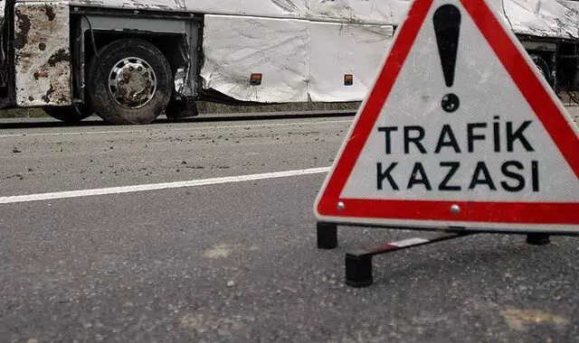 İskele – Mağusa Anayolunda meydana gelen kazada 3 araba hasar gördü