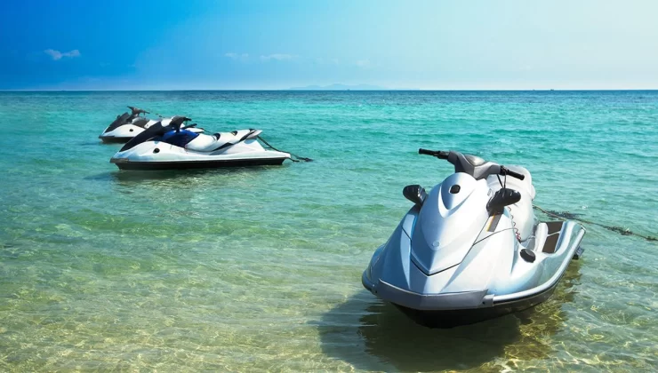 Çatalköy’de 4 Jetski ve 2 deniz yatağı kasten hasara uğratıldı 3 kişi zanlı olarak tutuklandı