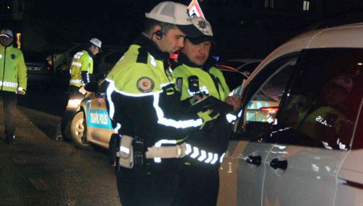 Ülke genelinde gerçekleşen denetimlerde 2111 araç sürücüsü kontrol edildi 479 araç sürücüsü çeşitli suçlardan rapor edildi