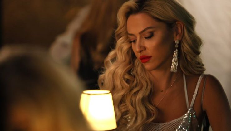 Müstehcen diye TikTok’ta yasaklanmıştı! Demet Akalın, Hadise’yi öyle bir sözle tiye aldı ki…