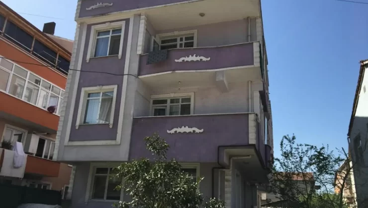 Lefkoşa’da ikamet ettiği apartmanın 3’ncü katından zemine düştü