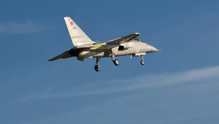 HÜRJET’in ikinci prototipinden gururlandıran ilk uçuş! TUSAŞ şehitlerinin adıyla havalandı