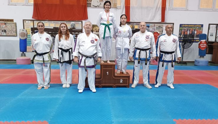 Taekwondo’cular Atatürk’ü anısına yarıştı