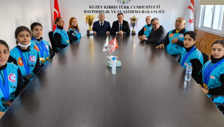 Taekwondocular, Arıklı’yı ziyaret etti