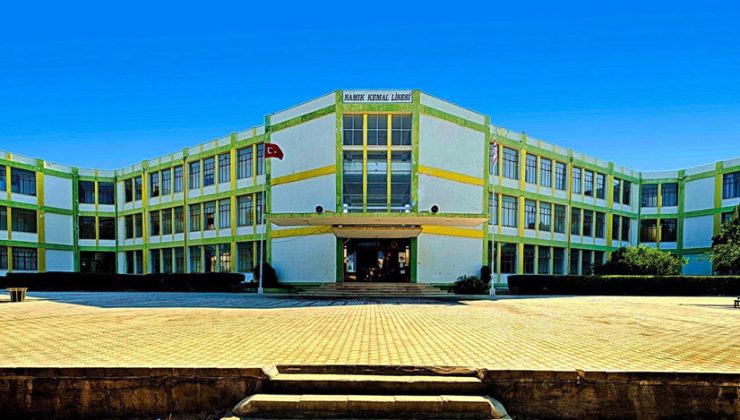 Namık Kemal Lisesi Okul Aile Birliği, okulun Nisan 2025 tarihinde açılması ve  depreme dayanıklılığı yönünde yetkililerden taahhüt istedi