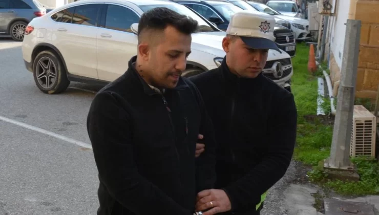 5 Nisan 2023 tarihinde teminata bağlanmıştı ama yine Trafikte tartıştığı kişinin parmağını kırınca 1 ay tutuklu kalacak