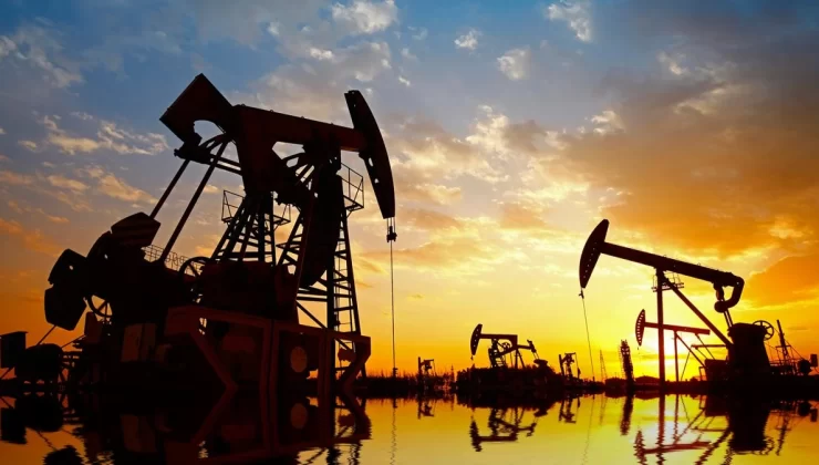Brent petrolün varili 76,04 dolardan işlem görüyor (6 Ocak 2025)
