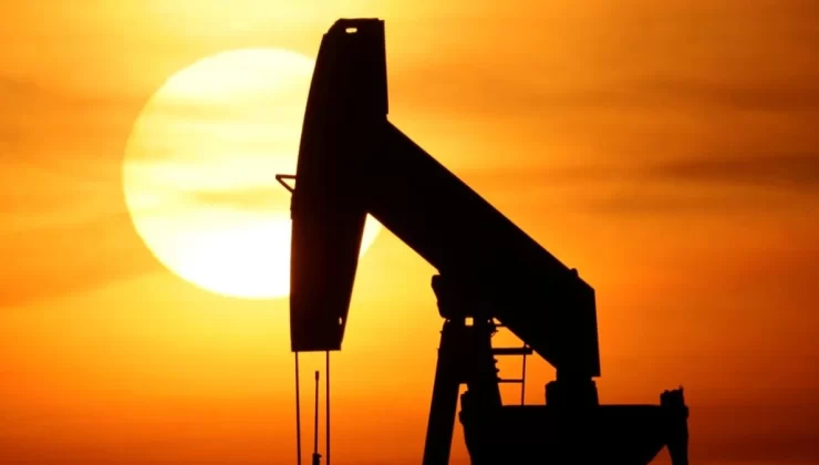Brent petrol fiyatı yükselişe geçti: 77,64 dolardan işlem görüyor (24 Ocak 2025)