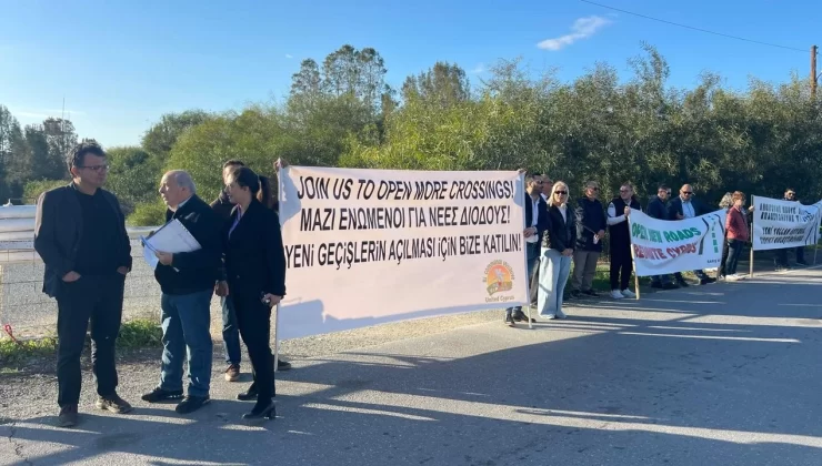 Yeni geçiş kapılarının açılması talebiyle Metehan sınır kapısında eylem yapıldı