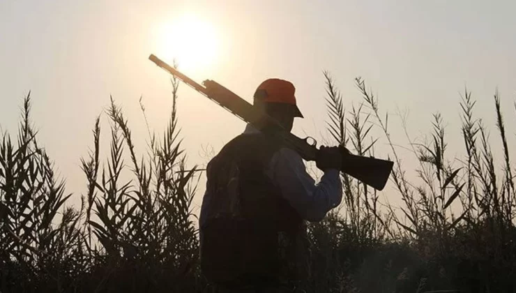 Dipkarpaz’da tasarrufunda başkasına ait av tüfeği ile yasal sınırın üzerinde fişek tespit edilen şahıs tutuklandı
