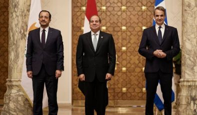 Kahir’de gerçekleşen liderler zirvesinde Kıbrıs Sorununa Adil ve Kalıcı çözüm bulunması konusunda mutabık kalındı