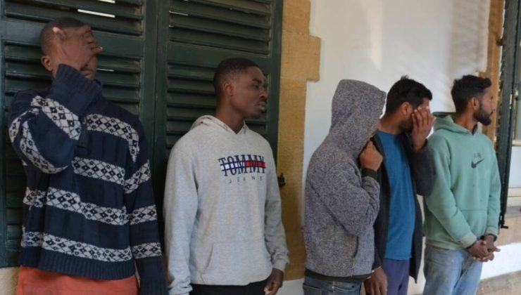 İkamet izinleri olmadan ülkede kaçak yaşam süren 5 zanlı 3 gün tutuklu kalacak