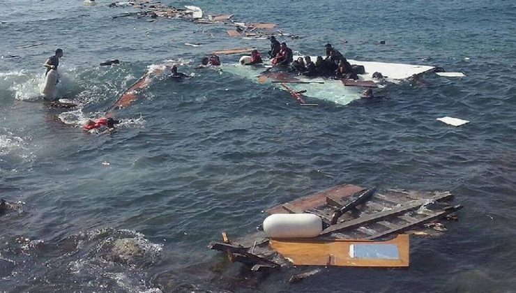 İtalya açıklarında batan göçmen teknesinde 7 kişi kurtarılırken 20 kişi kayboldu