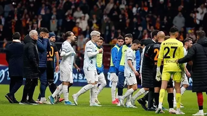 FIFA’dan sahadan çekilen Adana Demirspor’a 6 puan silme cezası