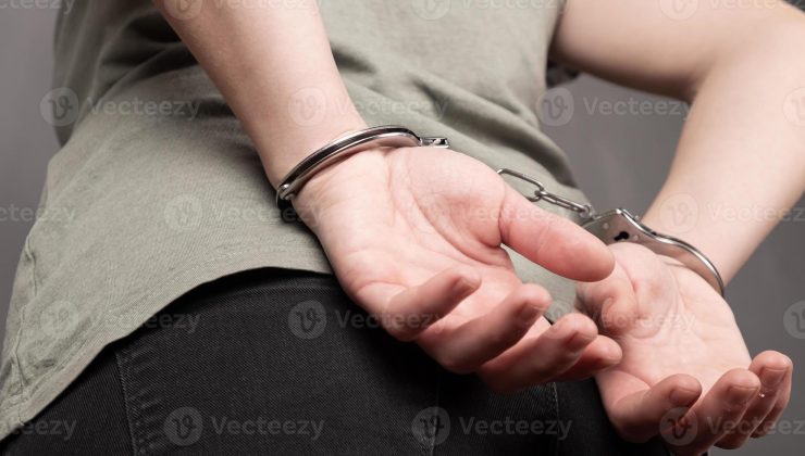 Birlikte yaşadığı kişiyi tartışma sonrasında bıçak ile yaraladı