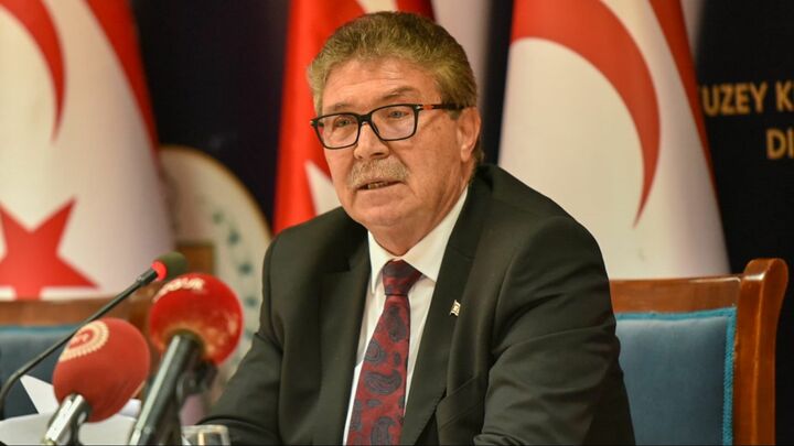 Başbakan Ünal Üstel, Meclis’te yaptığı konuşmasında, Disiplin Tüzüğü’nü geri çekeceklerini açıkladı.