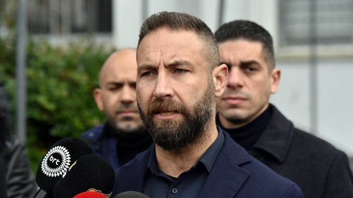 Maviş ” Öğretmen eksiği nedeniyle 25 öğrenci eğitimden mahrum bırakılıdı. Pazartesi  öğretmen istiyoruz yoksa eylemler büyüyecek”