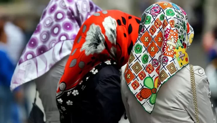 Türkiye Basınında böyle bir başlıkla yer buldu ”KKTC’de tarihi başörtüsü kararı! Jet hızıyla yürürlüğe girdi”