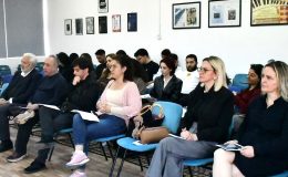 DAÜ’DE “MÜZİK VE YAŞAMA ÇOK YÖNLÜ BAKMAK” KONULU KONSER VE SÖYLEŞİ GERÇEKLEŞTİRİLDİ