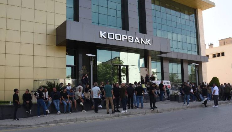 Koop-Sen Kooperatif Merkez Bankası’nın tüm şubelerinde grev başlattı