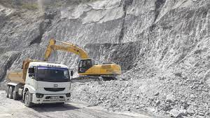 3 ayrı hırsızlık olayında 280 ton çakıl ve kum ile binlerce ABD doları ile bir buçuk milyon civarında TL çalan şahıslar tutuklandı
