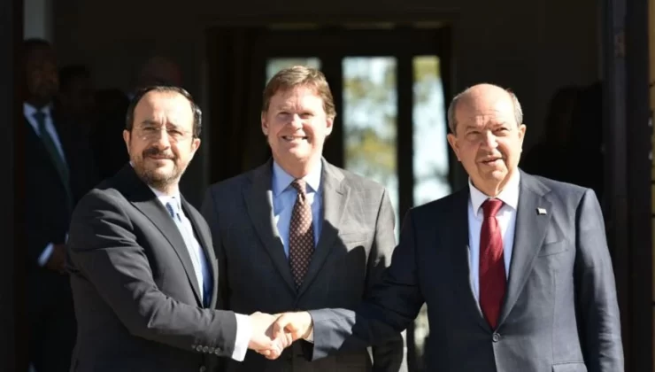 Liderlerin ara bölgedeki buluşması gerçekleşiyor