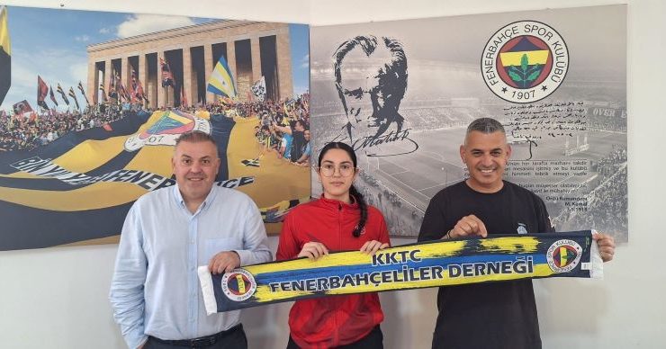 KKTC Fenerbahçeliler Derneği  Milli Badminton Sporcusu Nehir Deniz’i Ağırladı