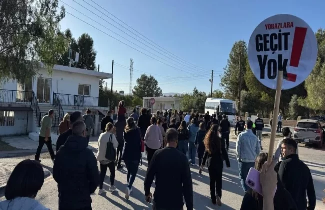Bekirpaşa Lisesi Okul Aile Birliği, öğretmenlere destek yürüyüşü düzenledi