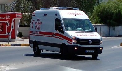 Apartman boşluğuna düşen genç ağır yaralandı