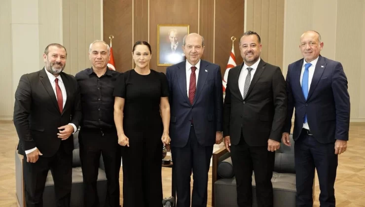 Cumhurbaşkanı Tatar, sanatçı Hülya Avşar’ı kabul etti