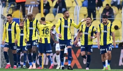 Kadıköy’de taraftarlardan yoğun tepki: Fenerbahçe, Eyüpspor’u iki golle mağlup etti!