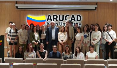 ARUCAD Kariyer Günleri, Rasıh Reşat’ın “Dijital Çağda Gazeteciliğin Değişen Rolü” Başlıklı Semineri ile Başladı