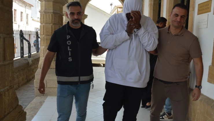 Bilişim sistemleri üzerinden dolandırıcılık yapan 3 kişi mahkemeye çıkartıldı