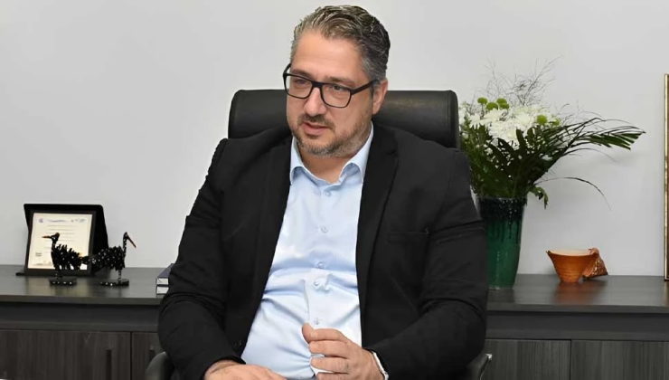 Murat Şenkul ”“Ülkemize, kentimize sahip çıkmak istediğimiz ve  Otları temizlediğimiz, çöken duvarları onardığımız için özür diliyoruz.
