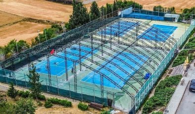 Gönyeli Tenis Kortlarının yeni yapım çalışmaları yoğun bir şekilde sürüyor