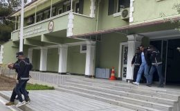 Uşak’ta sahte sürücü belgesi ve beyaz kimlik hazırlayan 2 kişi tutuklandı, 31 kişi hakkında adli işlem başlatıldı