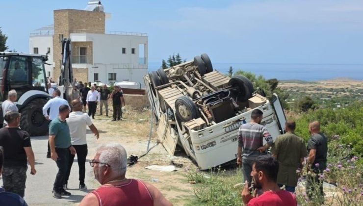Yenierenköy’de öğrenci taşıyan okul otobüsü devrildi çok sayıda öğrenci yaralandı