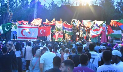 DAÜ’DE ULUSLARARASI GECE COŞKUSU YAŞANDI