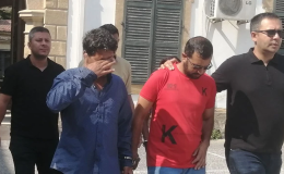 Ülkede ikamet izinsiz kaçak olarak kalmakta olan 5 kişi mahkemeye çıkartıldı. Zanlılara 5’er gün ek tutukluluk verildi
