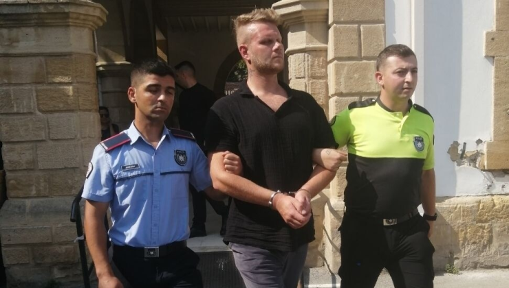 Güney Kıbrıs’tan turist olarak KKTC’ye gelen Litvanya uyruklu zanlı zorla bir eve girdi polisi de darp etti. 4 gün tutuklu kalacak