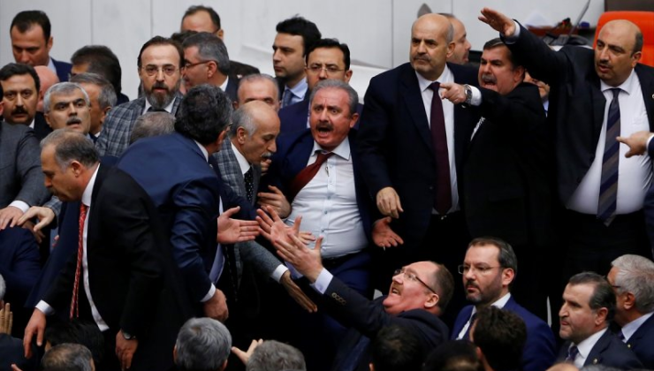 Meclis’te yumruklu kavga! Sanayi Komisyonu’nda gerilim yaşandı