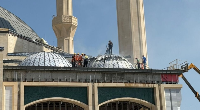 Cumhurbaşkanlığı yerleşkesinde yapımı devam eden camide yangın çıktı