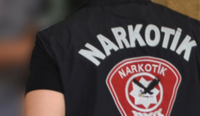 Narkotik ekipleri 25 yaşındaki bir şahsın evinde uyuşturucu tespit etti