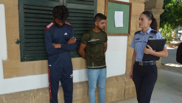 Sahte oturum izniyle ülkeye giriş yapmaya çalışan ve ona yardım eden kişi 7 gün tutuklu kalacak