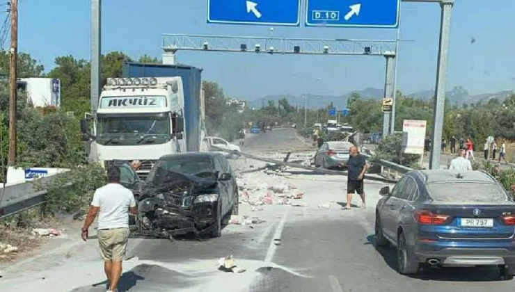Girne-Lefkoşa ana yolundaki kazanın detayları belli oldu.TPF 807 plakalı tır sürücüsü İbrahim ARLI tutuklandı