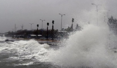 Meteoroloji denizlerimizde bu geceden yarın öğlene kadar sürecek fırtınamsı rüzgar uyarısında bulundu