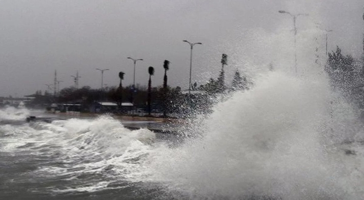Meteoroloji denizlerimizde bu geceden yarın öğlene kadar sürecek fırtınamsı rüzgar uyarısında bulundu