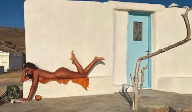Eda Taşpınar’dan nefes kesen tatil paylaşımı! Üstsüz bir şekilde pozlar verdi, o hali sosyal medyayı kasıp kavurdu