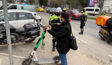 Polis tarafından kurallara uymadıkları gerekçesiyle 38 scooter kullanıcısı rapor edildi